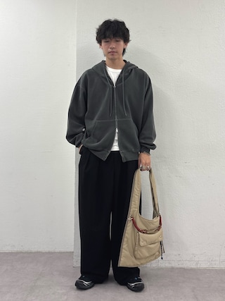 「CIAOPANIC TYPY(チャオパニックティピー)の【UNISEX】製品染めダンボールジップパーカー/WEB限定カラーあり(パーカー)」を使った、ゆいととさん(メンズ・170cm)の秋コーディネート