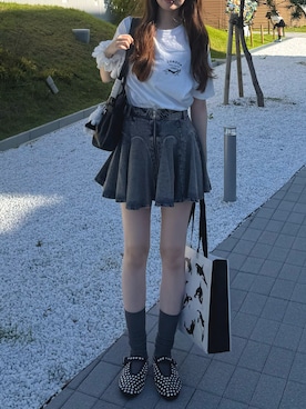 「アイテム（デニムスカート）」を使った、Manaka さん（レディース・160cm）の秋コーディネート
