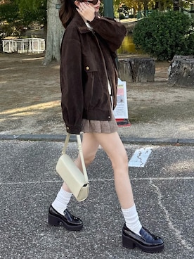 「アイテム（ローファー）」を使った、Manaka さん（レディース・160cm）の秋コーディネート