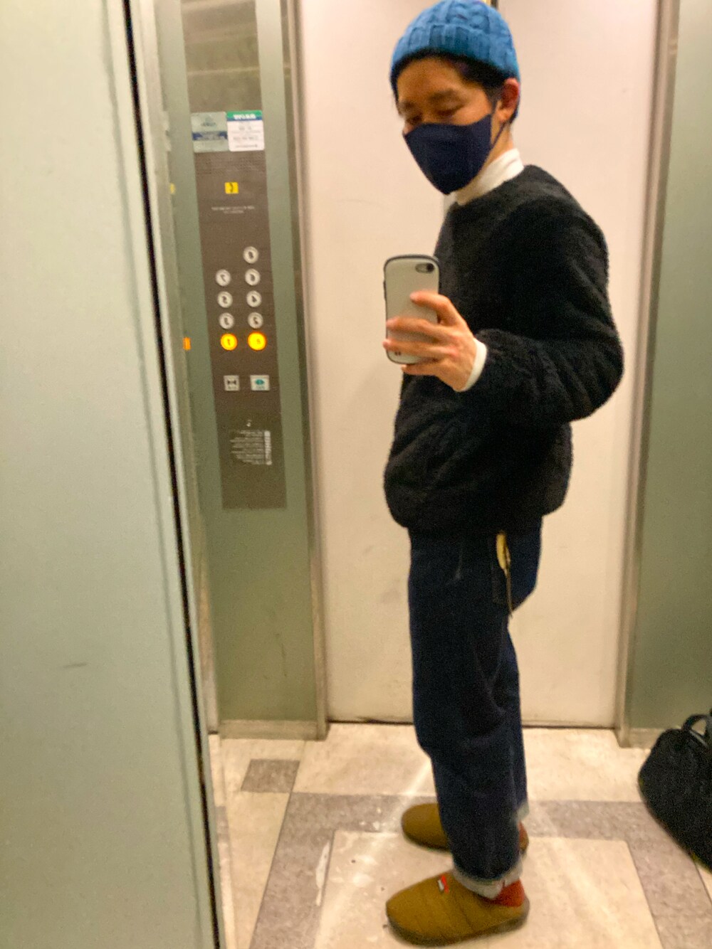 「JELADOのアイテム（ニットキャップ/ビーニー、ブルー系）」を使った、00331169さん（メンズ・166cm）の冬コーディネートの1枚目の写真