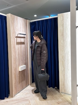 「fredy emue（フレディエミュ）の《別注》【TAION/タイオン】LIGHT DOWN HOODIE（ダウンジャケット/コート、ブラウン系）」を使った、さとちゃんさん（レディース・166cm）の秋コーディネート