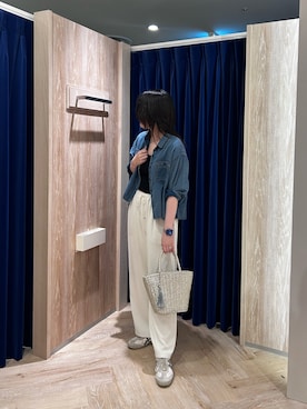「fredy emue（フレディエミュ）のシアーデニムクロップドシャツ（シャツ/ブラウス、ブルー系）」を使った、さとちゃんさん（レディース・166cm）の春コーディネート