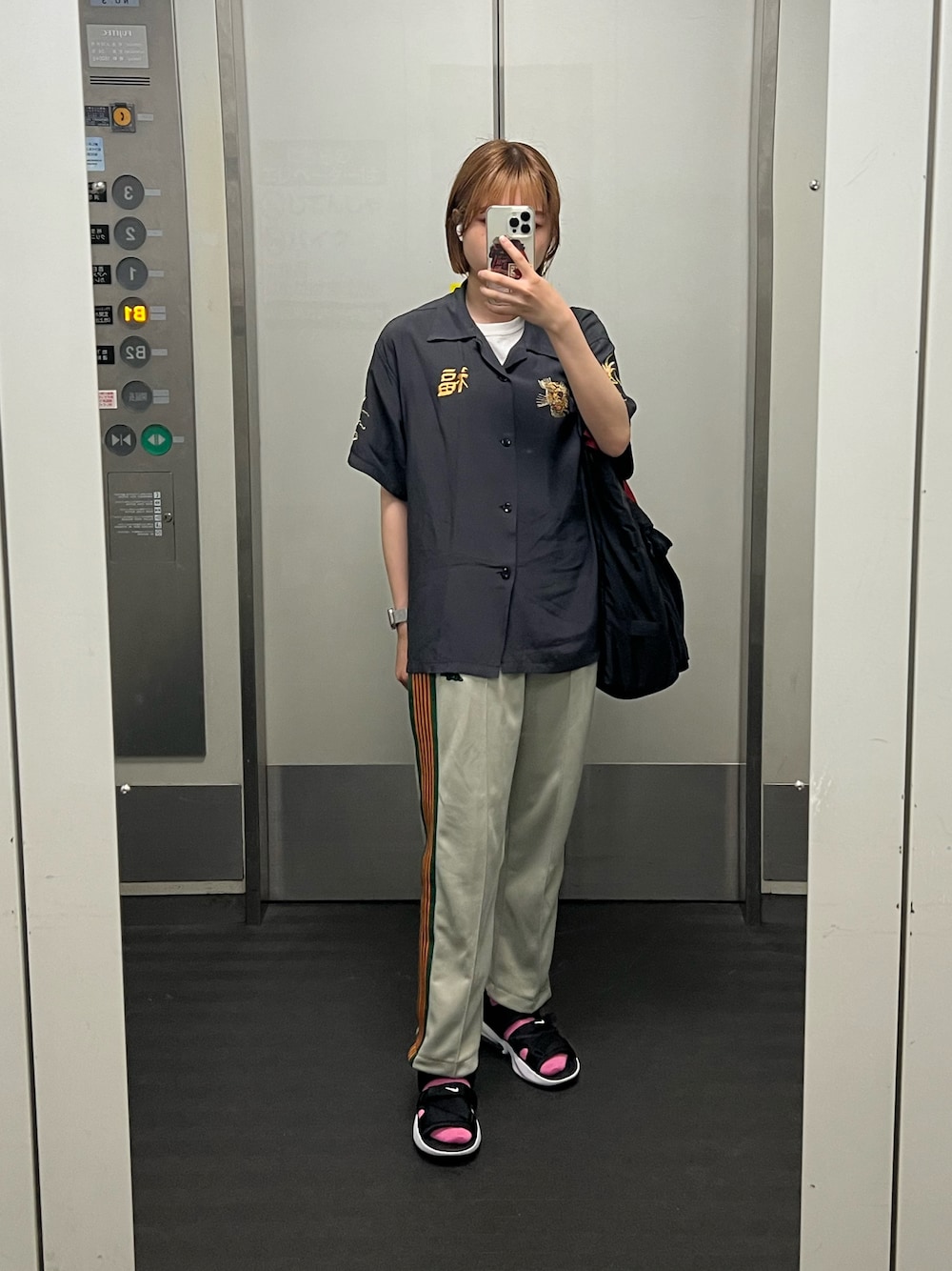 「ootd、低身長コーデ、サンダル、カジュアル」｜「BEAMS BOYのアイテム（シャツ/ブラウス、ブラック系）」を使った、Rさん（レディース・153cm）の夏コーディネートの1枚目の写真