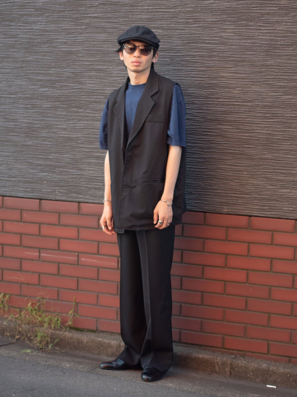 「ベスト、フレアパンツ、革靴、ハンチング、休日スタイル、シンプルスタイル、古着MIX、プチプラ、サングラス、きれいめカジュアル、秋のコーデ、秋服準備はじめました、秋トレンド2021、Coming soon…、キレイめ」｜「HARUTAの【HARUTA for SALON】［22.5cm～25.0cm展開］SPOCK SHOES（ローファー、ブラック系）」を使った、peikunさん（メンズ・170cm）の秋コーディネートの1枚目の写真