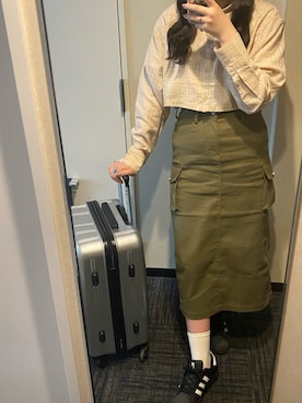 「H&M（エイチ・アンド・エム）のアイテム（シャツ/ブラウス）」を使った、🦋さん（レディース・160cm）の冬コーディネート