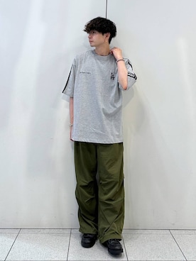 「LOWRYS FARM（ローリーズファーム）のＭＬＢシシュウＴＳＳ 114983（Tシャツ/カットソー、グレー系）」を使った、Hibikiさん（メンズ・170cm）の夏コーディネート