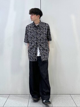 「LOWRYS FARM（ローリーズファーム）のボタニカルガラシャツＳＳ 130802（シャツ/ブラウス、ブラック系）」を使った、Hibikiさん（メンズ・170cm）の夏コーディネート