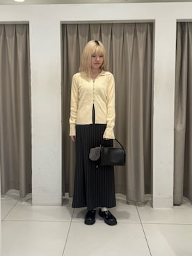 「SENSE OF PLACE by URBAN RESEARCH(センスオブプレイスバイアーバンリサーチ)の『一部WEB限定カラー』『洗濯可』メタルボタンエリツキコンパクトカーディガン(カーディガン/ボレロ、ホワイト系)」を使った、nanaさん(レディース・153cm)の春コーディネート