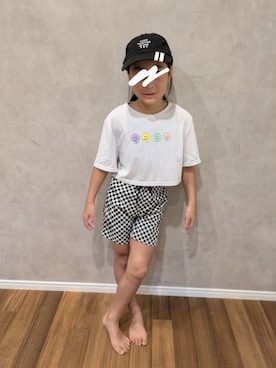 「SHEINのアイテム（Tシャツ/カットソー、ホワイト系）」を使った、まちゃんさん（キッズ・120cm）の夏コーディネート