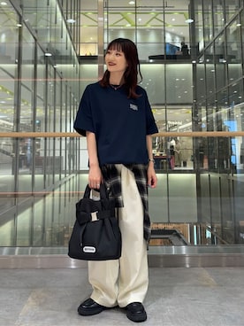 「OUTDOOR PRODUCTS（アウトドアプロダクツ）のアイテム（ショルダーバッグ）」を使った、PUBLUXさん（レディース・154cm）の夏コーディネート