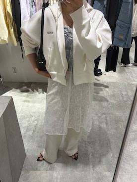 「SHENERY（シーナリー）のダブルジップフーディー（パーカー、ホワイト系）」を使った、MIYAGAWA_165㎝さん（レディース・165cm）の春コーディネート