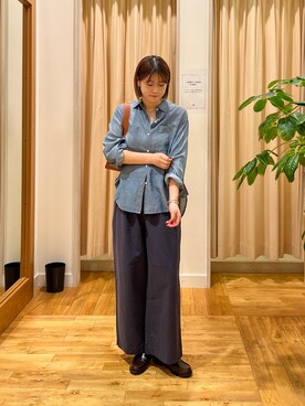 「URBAN RESEARCH DOORS（アーバンリサーチドアーズ）のシアーデニムシャツ（シャツ/ブラウス）」を使った、Natsumi    さん（レディース・171cm）の夏コーディネート
