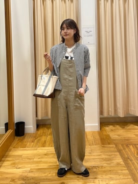 「URBAN RESEARCH DOORS（アーバンリサーチドアーズ）の『一部WEB限定カラー』FORK&SPOON　ギボシコクーンショートスリーブシャツ（シャツ/ブラウス、ブラック系）」を使った、Natsumi    さん（レディース・171cm）の春コーディネート