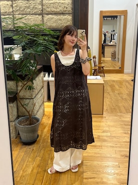 「URBAN RESEARCH DOORS（アーバンリサーチドアーズ）のサークルレース2WAYワンピース（ワンピース、グレー系）」を使った、Natsumi    さん（レディース・171cm）の夏コーディネート