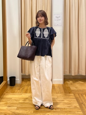 「URBAN RESEARCH Sonny Label（アーバンリサーチサニーレーベル）のスパンコールエンブロイダリーブラウス（シャツ/ブラウス、ブラック系）」を使った、Natsumi    さん（レディース・171cm）の夏コーディネート