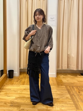 「URBAN RESEARCH DOORS（アーバンリサーチドアーズ）の『別注』Lee101×DOORS　WIDE PANTS（デニムパンツ、ブルー系）」を使った、Natsumi    さん（レディース・171cm）の春コーディネート