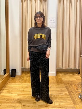 「URBAN RESEARCH DOORS（アーバンリサーチドアーズ）のFORK&SPOON　ベロアプリントイージーパンツ（その他パンツ、ブラック系）」を使った、Natsumi    さん（レディース・171cm）の秋コーディネート