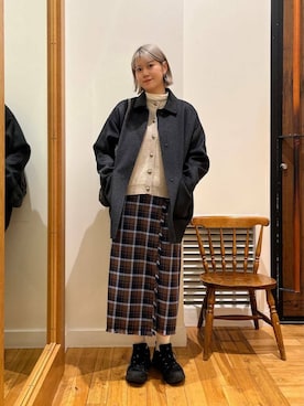 「RODE SKO（ロデスコ）のタッセル付フラッフィトートバッグ（トートバッグ）」を使った、Natsumi    さん（レディース・171cm）の秋コーディネート