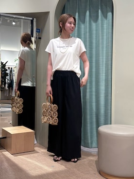 「Jena espace merveilleux(ジェナ エスパスメルヴェイユ)のコンパクトロゴカットソー(Tシャツ/カットソー、ホワイト系)」を使った、みさきさん(レディース・167cm)の夏コーディネート