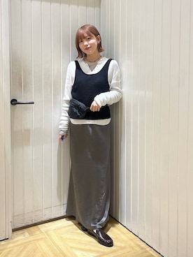 「LOWRYS FARM（ローリーズファーム）のストレッチサテンスカート　 290120（スカート、グレー系）」を使った、fuku5662さん（レディース・160cm）の春コーディネート