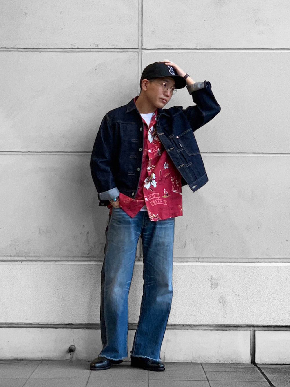 「Schott、アロハシャツ、メガネ男子、オープンカラーシャツ、夏コーデ、白Tシャツ、デニムジャケット、デニム、デニムonデニム、革靴」｜「schottの【直営限定】1st DENIM JACKET/デニム ジャケット Gジャン（デニムジャケット、ブルー系）」を使った、RYOHEI  TOTOKIさん（メンズ・165cm）の夏コーディネートの1枚目の写真