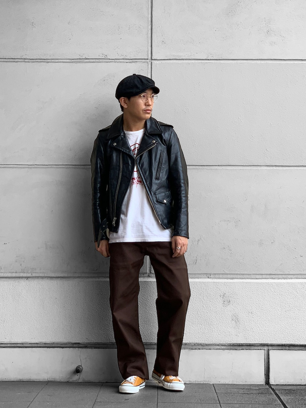 「Schott、秋トレンド2021、ブラウン、キャスケット、ライダース、革ジャン、ワンスター、ダブルライダース、ラブアンドピース2021、秋のコーデ、今日のコーデ、コンバース、ワークパンツ、オールスター」｜「schottのSchott/ショット/TC WORK PANTS/ワークパンツ（その他パンツ、ブラウン系）」を使った、RYOHEI  TOTOKIさん（メンズ・165cm）の秋コーディネートの1枚目の写真