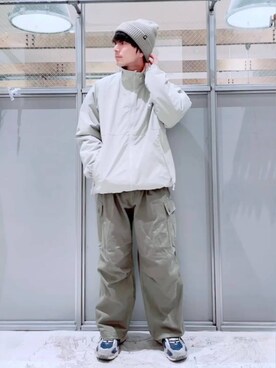 「アイテム（ニットキャップ/ビーニー、グレー系）」を使った、ニコまるさん（メンズ・168cm）の冬コーディネート