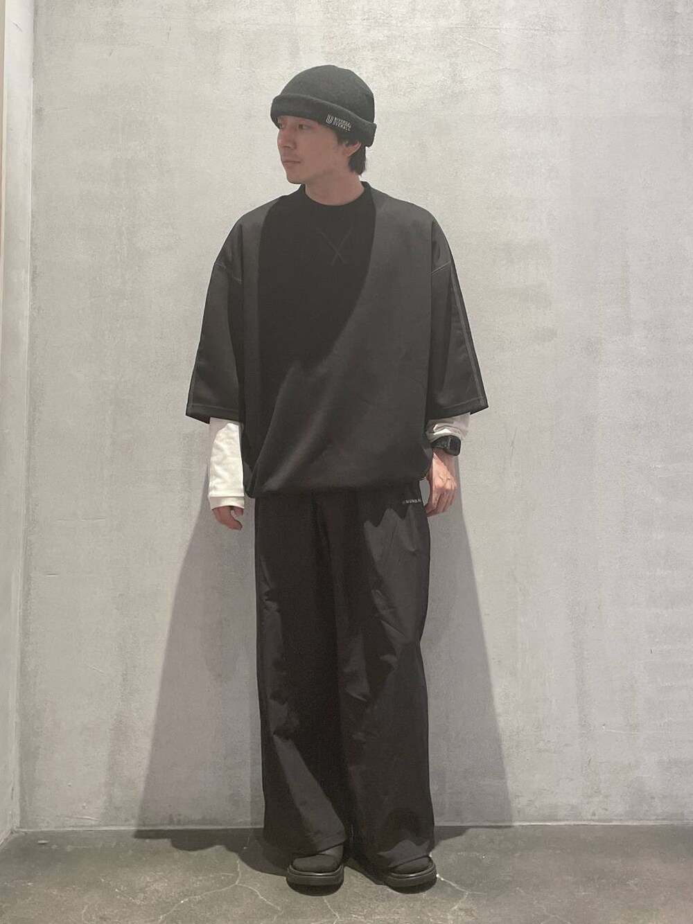 「低身長、ワントーン、ヴィンテージ、オーバーサイズ、ワイドパンツ、niko and ...、NUMERALS、Tシャツ、スウェット」｜「niko and...のUSAコットンロングスリーブTシャツ（Tシャツ/カットソー、ホワイト系）」を使った、ニコまるさん（メンズ・168cm）の春コーディネートの1枚目の写真