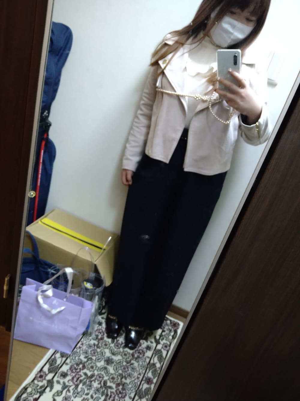 「大人女子、春服デビュー宣言、オトナガーリー、OL、OLコーデ、オフィススタイル、オフィスコーデ、31 Sons de mode、ノエラ、noela、パンツスタイル」｜「Noelaのシアー素材ドッキングニット（ニット/セーター、ホワイト系）」を使った、funamonさん（レディース・152cm）の春コーディネートの1枚目の写真