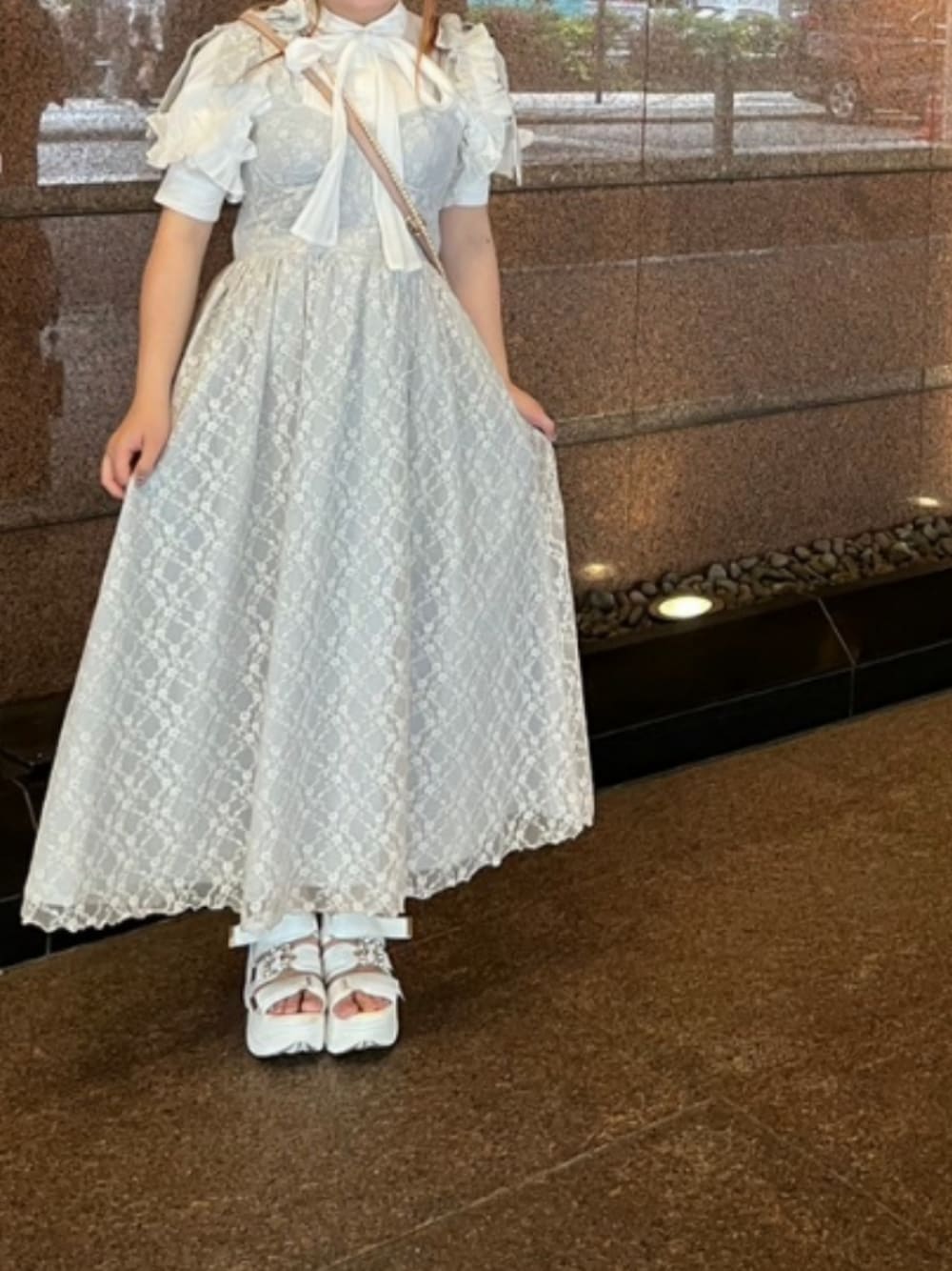 「東京デートコーデ、東京旅行、夜行バス、夜行バスで東京、東京日帰り、ヌン活、lilLilly、seemi.byNICE CLAUP、maisondefleur、メゾンドフルール、evelyn、スポサン」｜「evelynのアイテム（サンダル、ホワイト系）」を使った、funamonさん（レディース・152cm）の春コーディネートの1枚目の写真