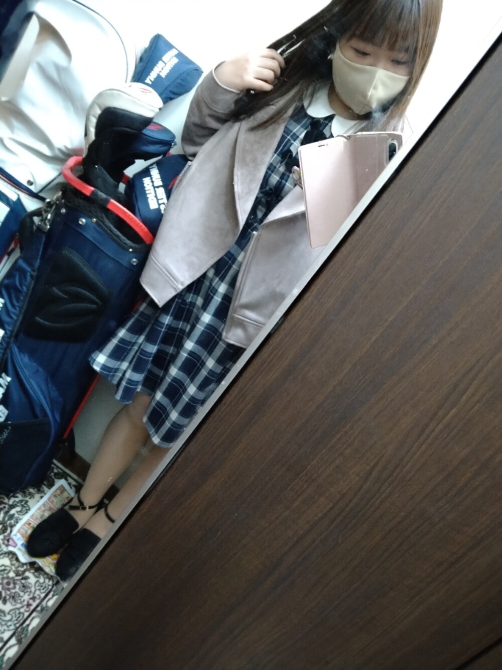 「オフィスコーデ、MAJESTIC LEGON、Ank Rouge、LIP SERVICE、オフィススタイル、秋服、チェックワンピース」｜「LIPSERVICEのルーズライダースジャケット（ライダースジャケット、ブラウン系）」を使った、funamonさん（レディース・152cm）の秋コーディネートの1枚目の写真