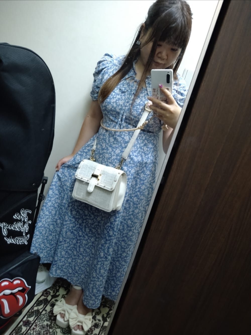 「友達とご飯、ヒルトンホテル広島、夏コーデ、ブルーコーデ、willselection、ankrouge、アンクルージュ、ワンアフターアナザーナイスクラップ、one after another NICE CLAUP、誕生日祝い、ジルスチュアート、大学の友達、ホテルディナー」｜「WILLSELECTIONのオープンネックフラワーワンピース（ワンピース、ブルー系）」を使った、funamonさん（レディース・152cm）の夏コーディネートの1枚目の写真