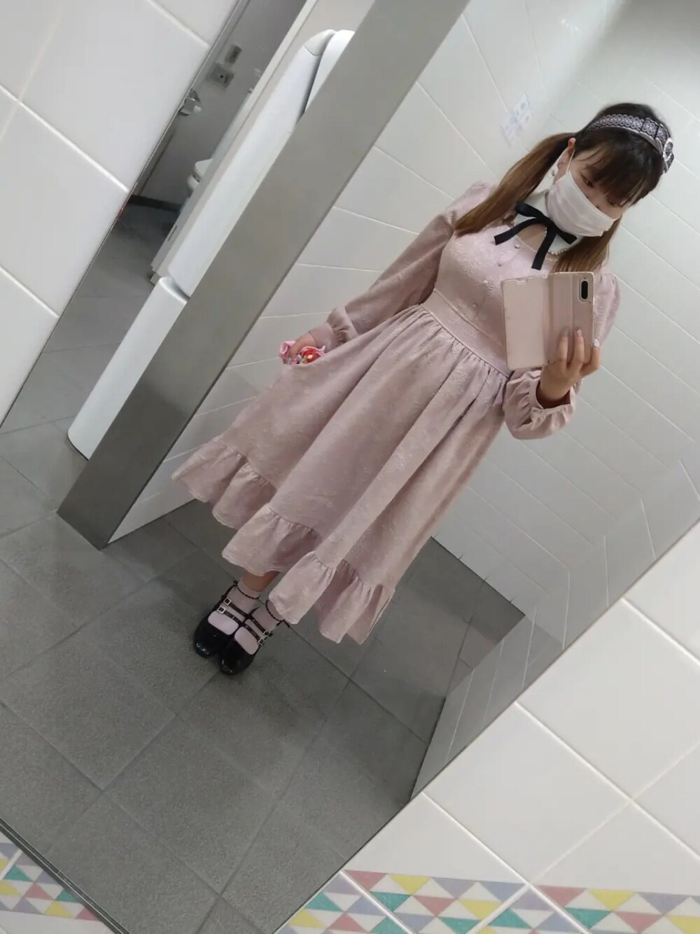 「休日コーデ、Ank Rouge、池袋店限定、ジャガードワンピース、one after another NICE CLAUP、threeppy、swankiss、Swankiss、広島店限定ノベルティー、大学の友達とランチ、STU48のライブ」｜「Ank Rougeのアイテム（ワンピース/ドレス、ピンク系）」を使った、funamonさん（レディース・152cm）の秋コーディネートの1枚目の写真