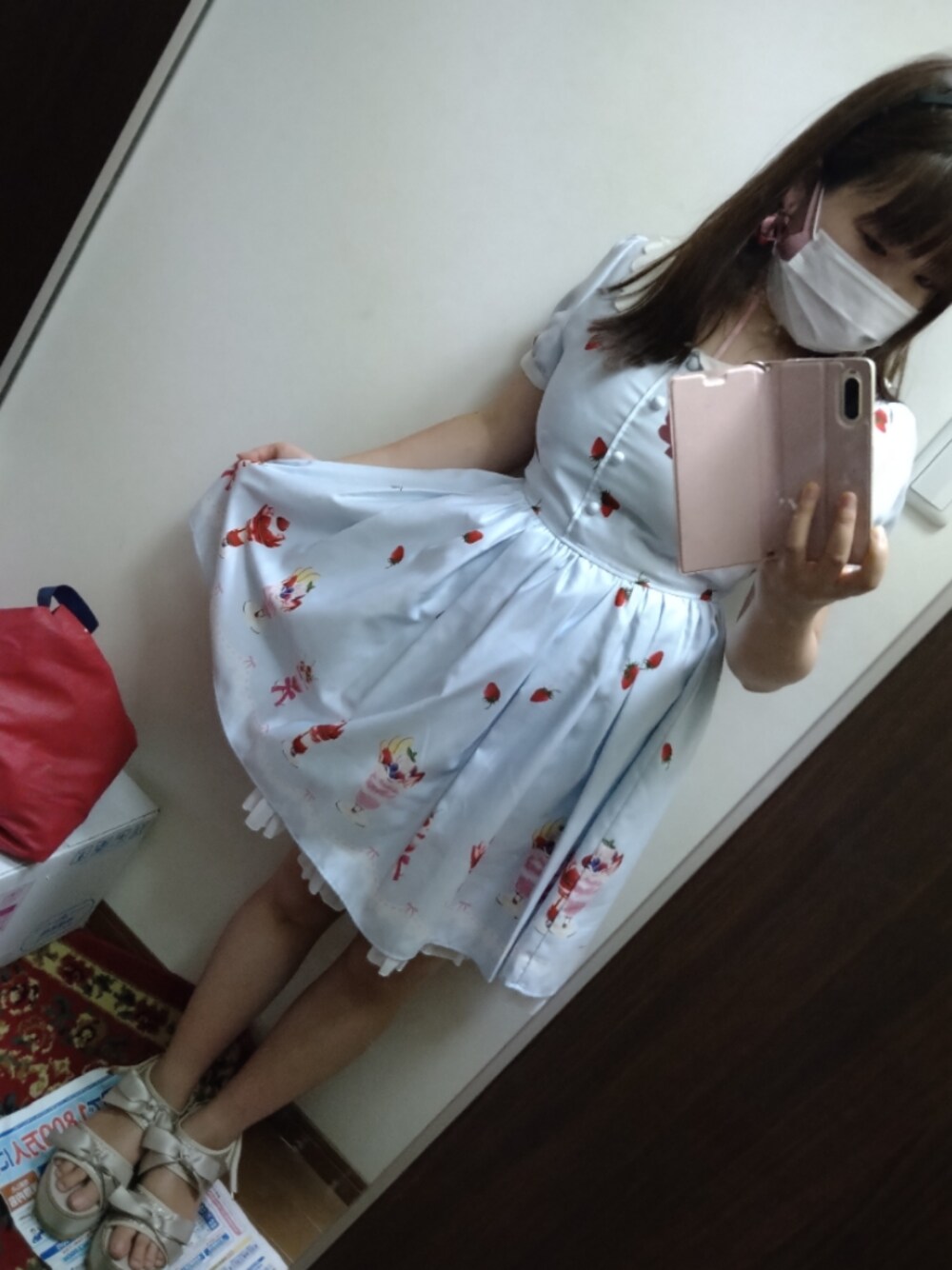 「OLIVE des OLIVE、Ank Rouge、パフェ柄、Ank Rougeオリジナル柄、パフェ柄ワンピース、夏コーデ、Ank Rougeしか勝たん」｜「OLIVE des OLIVEのダブルリボンサンダル（サンダル、ゴールド系）」を使った、funamonさん（レディース・152cm）の秋コーディネートの1枚目の写真