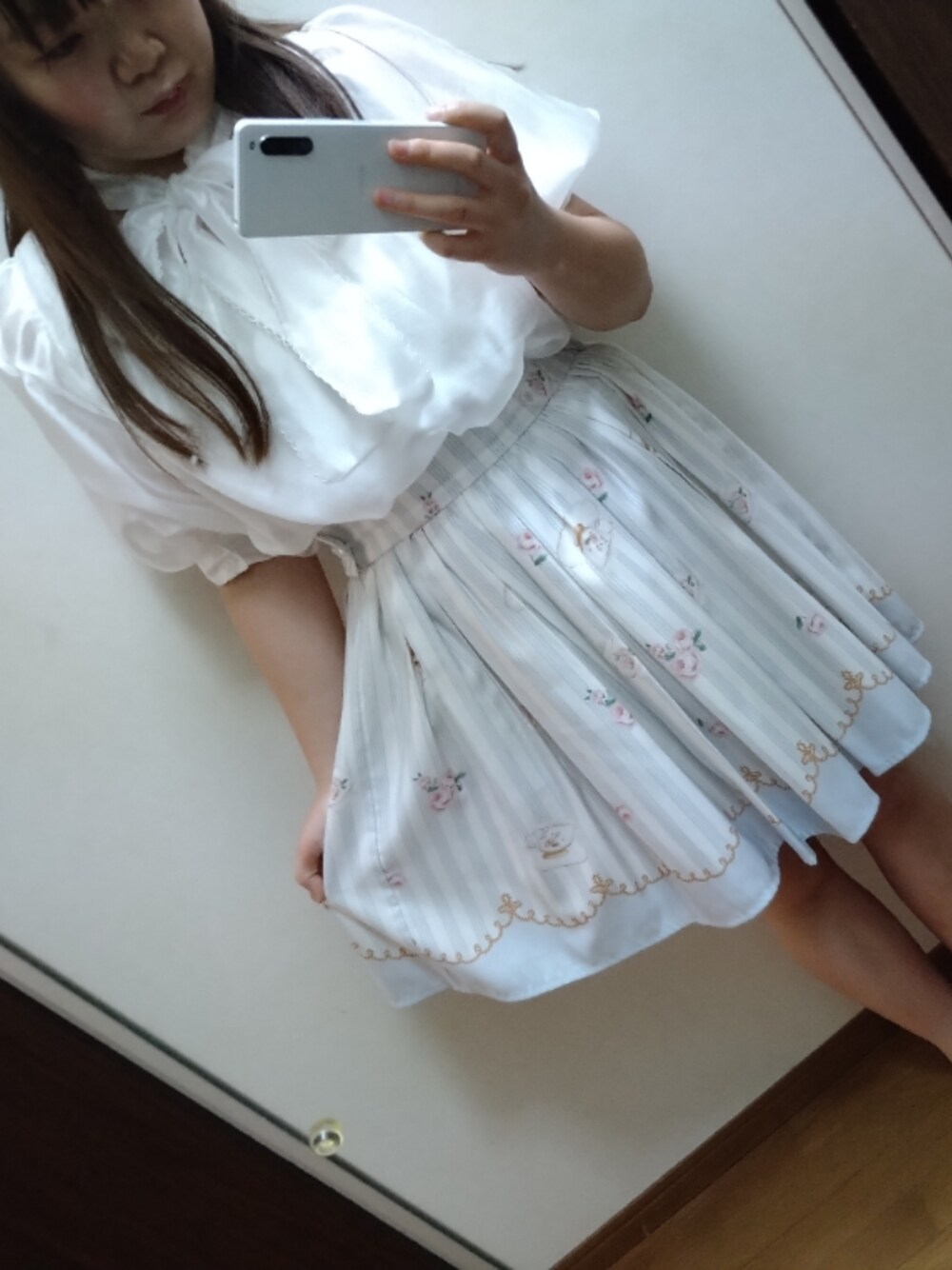 「Ank Rouge、one after another NICE CLAUP、推しとお揃い、推しとお話会、ONLINEお話会、STU48、Ank Rougeオリジナル柄、ティーカップ柄、沖侑果ちゃん」｜「one after another NICE CLAUPのバックリボンオーガンジーブラウス（シャツ/ブラウス、ホワイト系）」を使った、funamonさん（レディース・152cm）の夏コーディネートの1枚目の写真