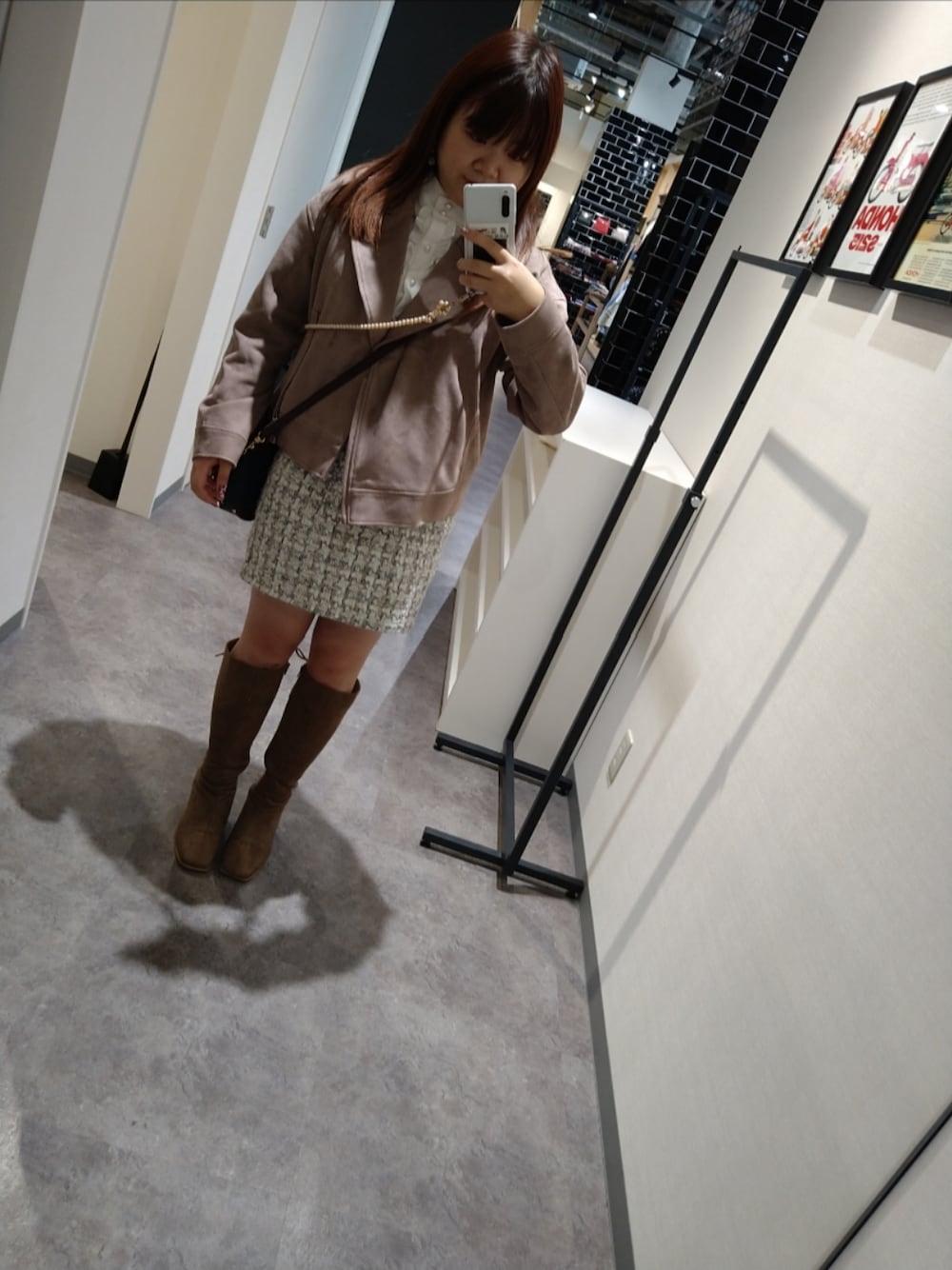 「彼氏とデート、デート服、ミニスカート、ミニスカート×ブーツ、ミニスカコーデ、LIP SERVICE、Ank Rouge、MERCURYDUO(MERCURYDUO)、ロングブーツ、北九州、ショッピング、唐戸市場、ドライブデート」｜「MERCURYDUOのバックレースアップミドルブーツ（その他シューズ、ブラウン系）」を使った、funamonさん（レディース・152cm）の秋コーディネートの1枚目の写真