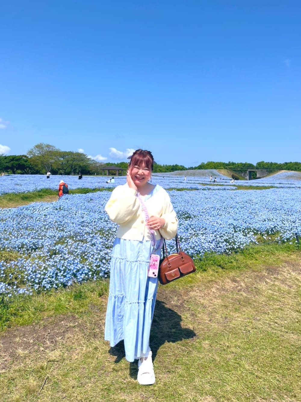 「ネモフィラ、休日コーデ、水色コーデ、福岡、福岡観光、MAJESTIC LEGON、OLIVE des OLIVE、one after another NICE CLAUP」｜「one after another NICE CLAUPのティアードロングワンピース（ワンピース、ブルー系）」を使った、funamonさん（レディース・152cm）の春コーディネートの1枚目の写真