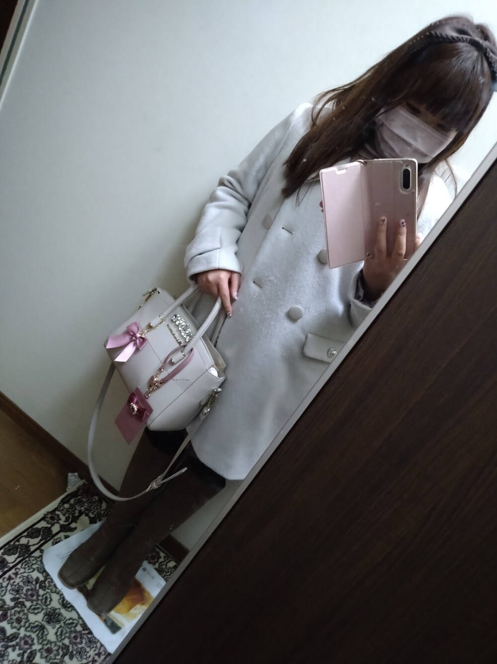 「Ank Rouge、31 Sons de mode、MERCURYDUO(MERCURYDUO)、LODISPOTTO、お出かけコーデ、弾丸、大阪、一人旅、Ank Rougeで爆買い、梅田行った」|「JILL by JILL STUARTの◆ビジューロイヤルトート(トートバッグ、グレー系)」を使った、funamonさん(レディース・152cm)の冬コーディネートの2枚目の写真