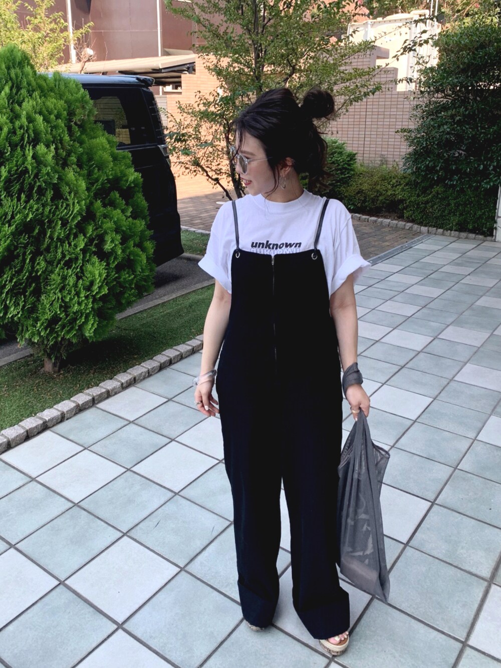 「JEANASISのアイテム（オールインワン・サロペット、ブラック系）」を使った、micoooさん（レディース・147cm）の秋コーディネートの1枚目の写真