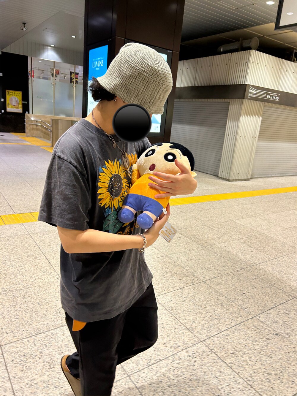 「カジュアルコーデ、VINTAGE、夏コーデ」｜「VINTAGEのアイテム（Tシャツ/カットソー、グレー系）」を使った、M.Oさん（メンズ・178cm）の冬コーディネートの1枚目の写真