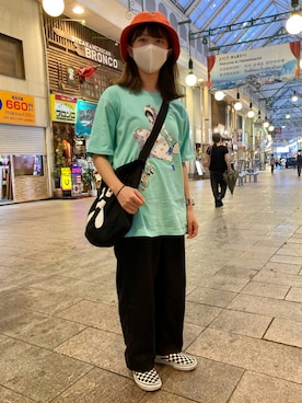「グラニフ」｜「アイテム（スリッポン）」を使った、りんごさん（レディース・152cm）の夏コーディネート