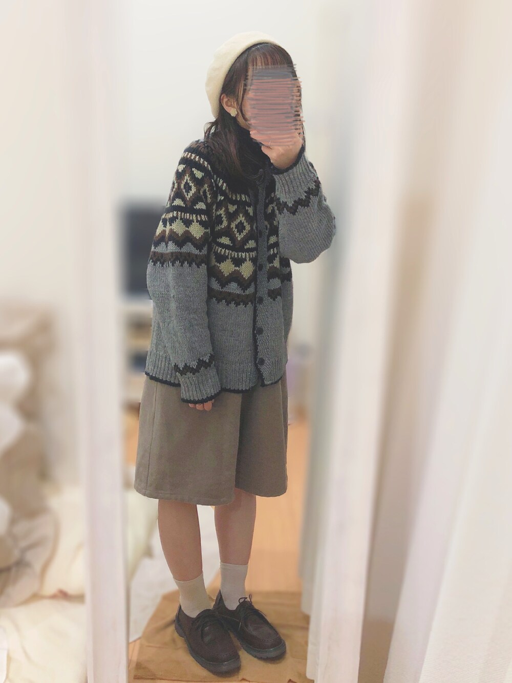 「カーディガン、ニット、ベレー帽、無印良品、ジャガード、ゆるニット、冬コーデ、タートルネック、ハーフパンツ、アースカラー、低身長、大人ガーリー、低身長コーデ、サマンサ モスモス(Samansa Mos2)、ニットコーデ」｜「Samansa Mos2のジャカードカーディガン（カーディガン/ボレロ、グレー系）」を使った、まあさん（レディース・154cm）の冬コーディネートの1枚目の写真