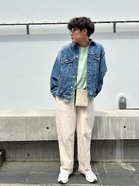 「スニーカー好きと繋がりたい」｜「アイテム（ジャケット/アウター）」を使った、あべじゅんやさん（メンズ・183cm）の夏コーディネート