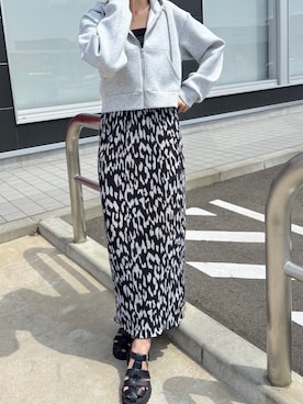 「GU（ジーユー）のアイテム（パーカー、グレー系）」を使った、ikuさん（レディース・161cm）の春コーディネート