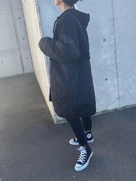 「オールブラック」｜「アイテム（ノーカラーコート）」を使った、ikuさん（レディース・161cm）の冬コーディネート