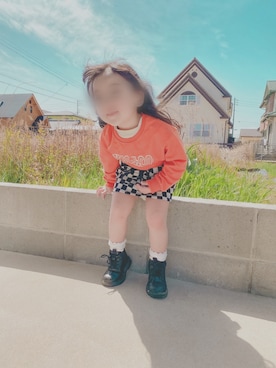 「アイテム（スカート、ブラック系）」を使った、miu さん（キッズ・90cm）の春コーディネート