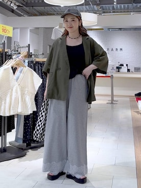 「LOWRYS FARM（ローリーズファーム）のスタイルＵＰクロスカップキャミ　100757（Tシャツ/カットソー、ブラック系）」を使った、かおぽ  さん（レディース・159cm）の春コーディネート