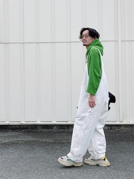 「冬アウター」｜「アイテム（オールインワン・サロペット）」を使った、SHUSKさん（メンズ・178cm）の冬コーディネート