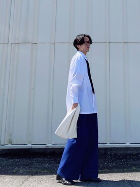 「UNIQLO（ユニクロ）のエクストラファインコットンブロードオーバーサイズシャツ（長袖）（シャツ/ブラウス）」を使った、SHUSKさん（メンズ・178cm）の春コーディネート