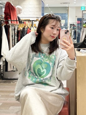 「LEPSIM（レプシィム）のストレッチサテンスカートSS　652447（スカート、ホワイト系）」を使った、yumeminさん（レディース・160cm）の春コーディネート